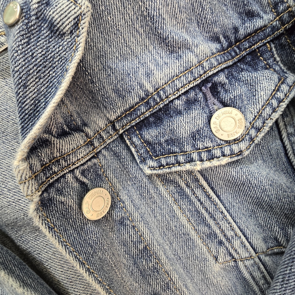 GAP Denim Jacket – Size XS – Classic Blue Jean Jacket - Picture 8 of 9